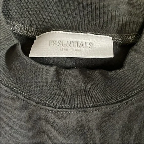 NWT Fear of God Essentials Men's Dark Gray Crewneck Sweatshirt XXS - Picture 4 of 6